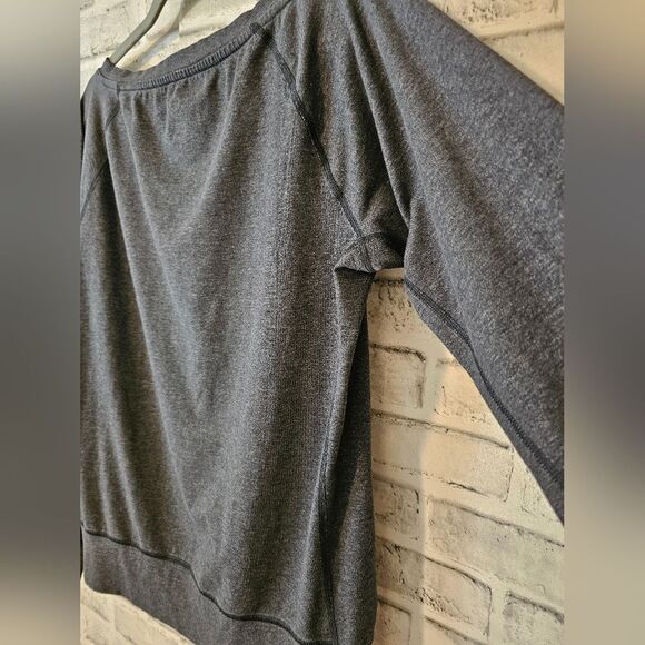 Nike Dri-Fit women's long sleeve, gray scoop neck, light weight, size Medium - Picture 5 of 6